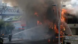 Backdrop to the movie "L