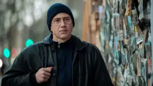 Backdrop to the movie "At Work" #796731