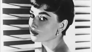 Backdrop to the movie "Sabrina" #689659