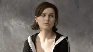 Backdrop to the movie "Closer" #675444