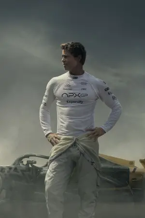 Poster to the movie "F1" #517975