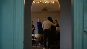 Backdrop to the movie "The Humans" #450207