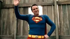 Backdrop to the movie "Hollywoodland" #644737