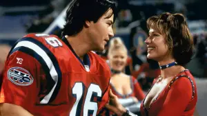 Backdrop to the movie "The Replacements" #716474