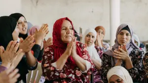 Backdrop to the movie "To my sisters" #199982