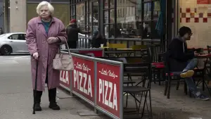 Backdrop to the movie "Eleanor the Great" #527550