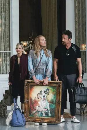 Poster to the movie "The Estate" #758951