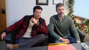 Backdrop to the movie "Deck the Walls" #700279