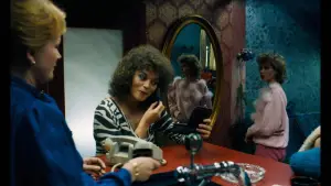 Backdrop to the movie "Broken Mirrors" #691298