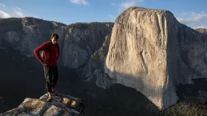 Backdrop to the movie "Free Solo" #379898