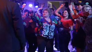 Backdrop to the movie "Mamaia" #745402