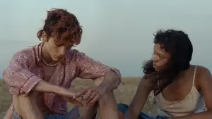 Backdrop to the movie "Bones and All" #811207