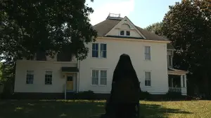 Backdrop to the movie "The Woman in the Yard" #612747