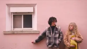 Backdrop to the movie "50 months and almost 3 people" #745873