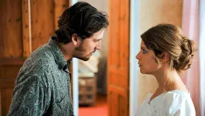 Backdrop to the movie "Darling" #715690