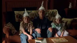 Backdrop to the movie "Signs" #670317