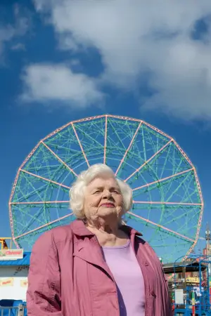 Poster to the movie "Eleanor the Great" #801424