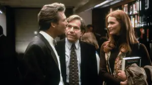 Backdrop to the movie "The Mirror Has Two Faces" #396396