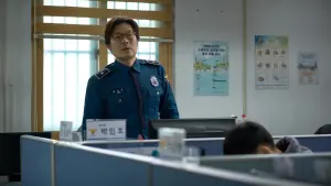 Backdrop to the movie "Moonlit Winter" #392406