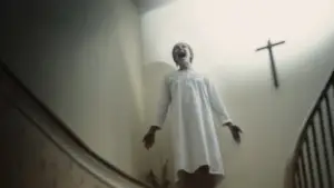 Backdrop to the movie "undertone" #560762