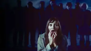 Backdrop to the movie "Offseason" #414684