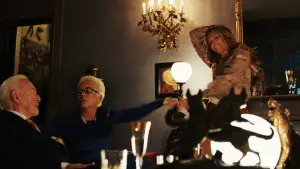 Backdrop to the movie "Knives Out" #561160