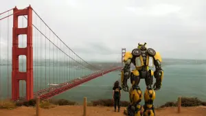Backdrop to the movie "Bumblebee" #317702
