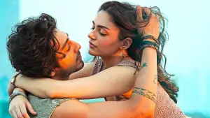 Backdrop to the movie "Saiyaara" #596670