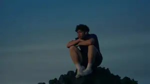 Backdrop to the movie "Piercing Water" #800071