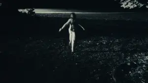 Backdrop to the movie "Weapons" #518925