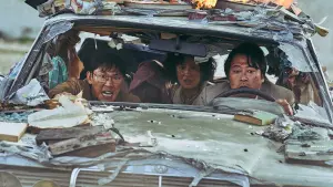 Backdrop to the movie "Escape from Mogadishu" #337984