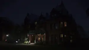 Backdrop to the movie "Knives Out" #561267