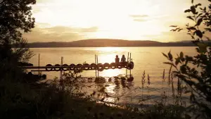 Backdrop to the movie "Bitch Hug" #675395