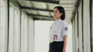 Backdrop to the movie "Sunshine Women