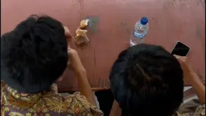 Backdrop to the movie "Beranjak Dewasa" #822485