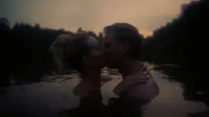 Backdrop to the movie "Poison" #770345