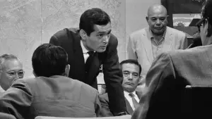 Backdrop to the movie "High and Low" #685326