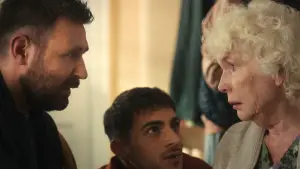 Backdrop to the movie "Four Mothers" #694086