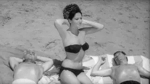 Backdrop to the movie "The Monsters" #700683