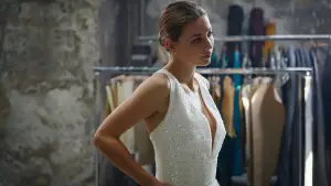 Backdrop to the movie "Un/Dressed" #686009