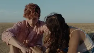 Backdrop to the movie "Bones and All" #811217