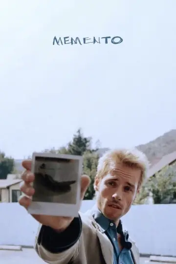 Poster to the movie "Memento" #32867