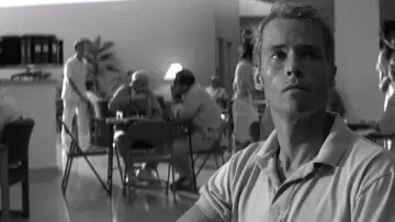Backdrop to the movie "Memento" #587133