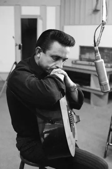 Poster to the movie "Walk the Line" #1207753