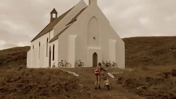 Backdrop to the movie "Breaking the Waves" #906965