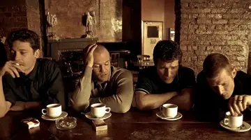 Backdrop to the movie "Lock, Stock and Two Smoking Barrels" #750395
