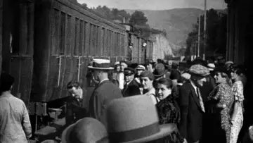 Backdrop to the movie "The Arrival of a Train at La Ciotat" #1832414