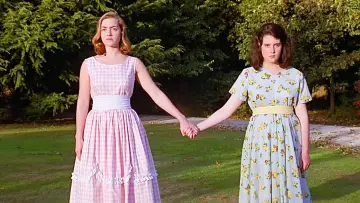 Backdrop to the movie "Heavenly Creatures" #882777