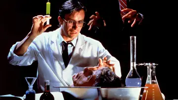 Backdrop to the movie "Re-Animator" #875467