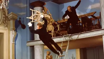 Backdrop to the movie "Fantomas Unleashed" #995394